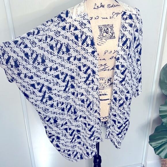 Painted Threads Boho Chic Kimono with Crochet Back Insert Size Large - Picture 3 of 5
